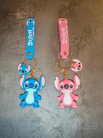 Portachiavi Stitch Kawaii con Charm – Blu o Rosa

