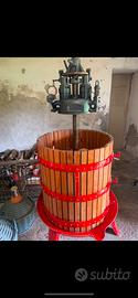 Torchio idraulico per vinaccia