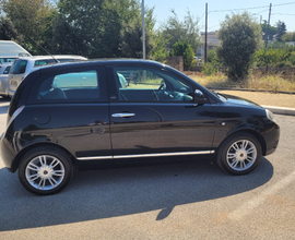 Lancia y 2011