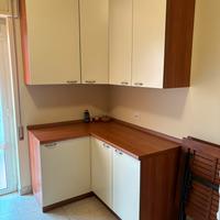 Cucina angolare e pensili