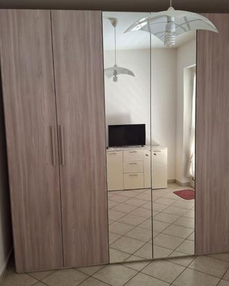 Armadio in legno