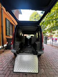 Renault KANGOO con Rampa posteriore