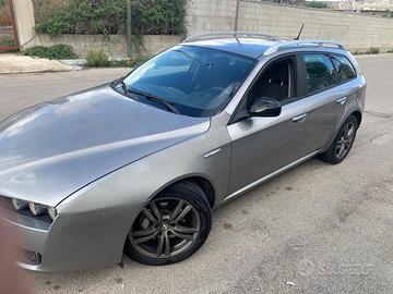 Meccanica ripristinata!Da abbellire! Permuta !
