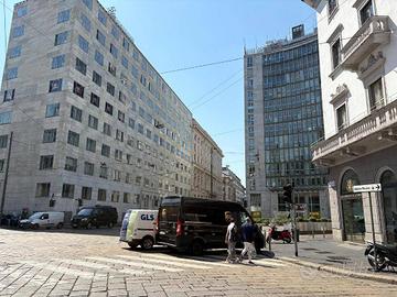 Attività / Licenza di 210 m² con 3 locali a Milano