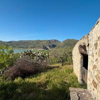 Casale con terreno verde agricolo
