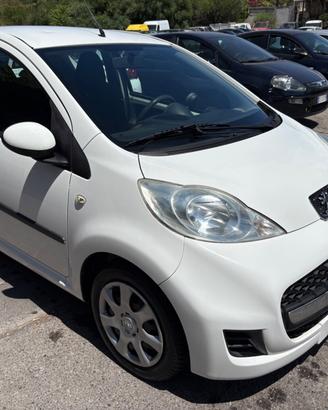 Peugeot 107 c.a.m.b.i.o.---a.u.t.o.m.a.t.i.c.o.