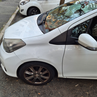 Toyota Yaris 5 Porte - cambio automatico