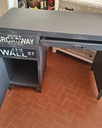 Scrivania stile industriale 