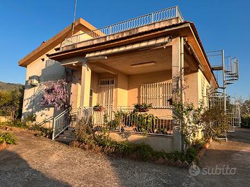Villa bifamiliare Chiaramonte Gulfi