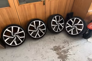 Cerchi 19 golf 7.5 gti
