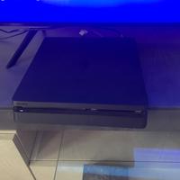 PS4 Slim + 2 Controller + 5 FIFA + Caricatore Dopp