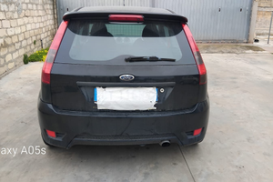 Ford Fiesta nera 2005 1.6 TDI s