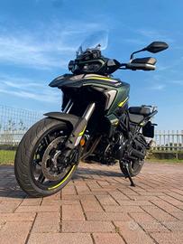 Benelli TRK 702 Stradale 