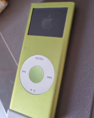 3569NN-Apple iPod Nano 2