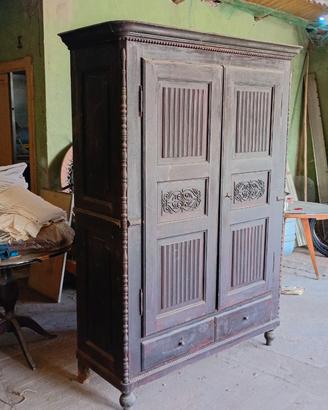 Armadio d'epoca rustico