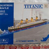 modellino di titanic