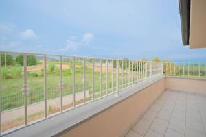 Casa indipendente di 210 m² con 5 locali e box aut