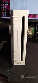 Nintendo Wii con 2 controller e un nunchuck