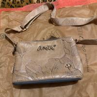 Borsa Anekke