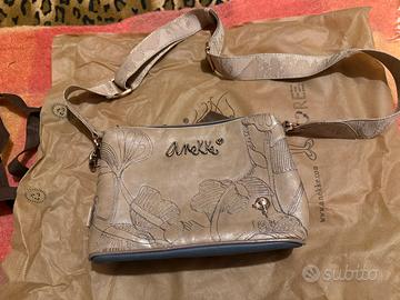 Borsa Anekke