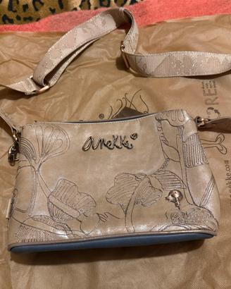 Borsa Anekke