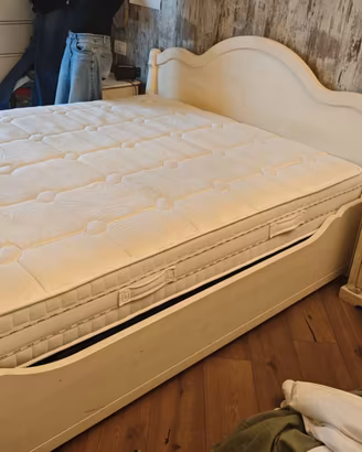 CAMERA MATRIMONIALE COMPLETA – LETTO ARTIGIANALE