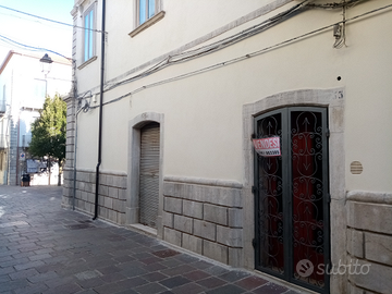 Locale commerciale da ristrutturare