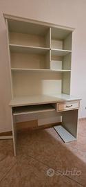 scrivania per studio o stanzetta