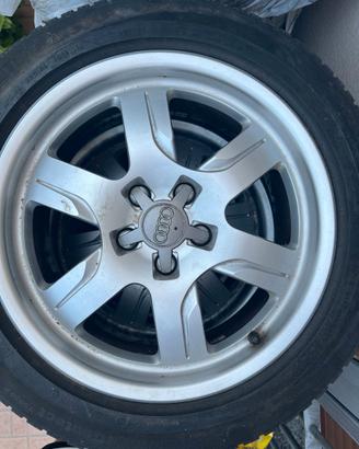 Kit 4 Cerchi in Lega 17" Originali Audi con Gomme