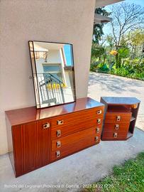 testa con ba ,2comodini con luce,comò con specchio