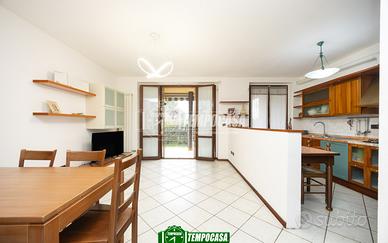 4 LOCALI DOPPI SERVIZI CON GIARDINO FRONTE E RETRO