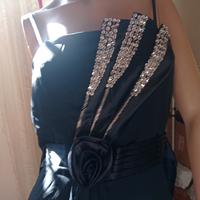 abito con strass nero con fascia in vita