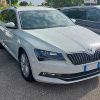 Skoda Superb 1.6 Cambio Automatico Neopatentati