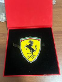 Stemma Scuderia Ferrari in cofanetto