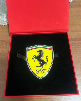 Stemma Scuderia Ferrari in cofanetto