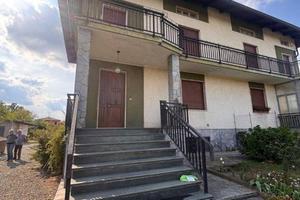 Villetta di testa con ampio parco privato - Verron