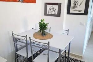 Fiumicino trilocale arredato con giardino privato