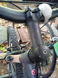 mountain bike b twin 8x3 velocità freni v brake