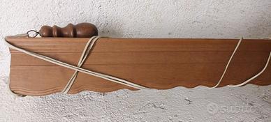 Mantovana in legno per tende verticali usata