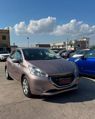 PEUGEOT 208 1.4 8V HDi 68CV 5p. Allure