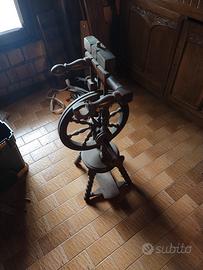 Arcolaio filatoio a pedale antico