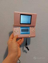 Nintendo DS Rosa funzionante con caricatore 