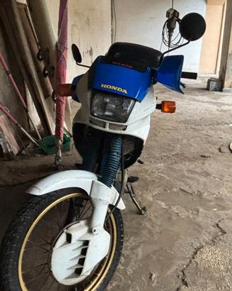 Honda Dominator 650