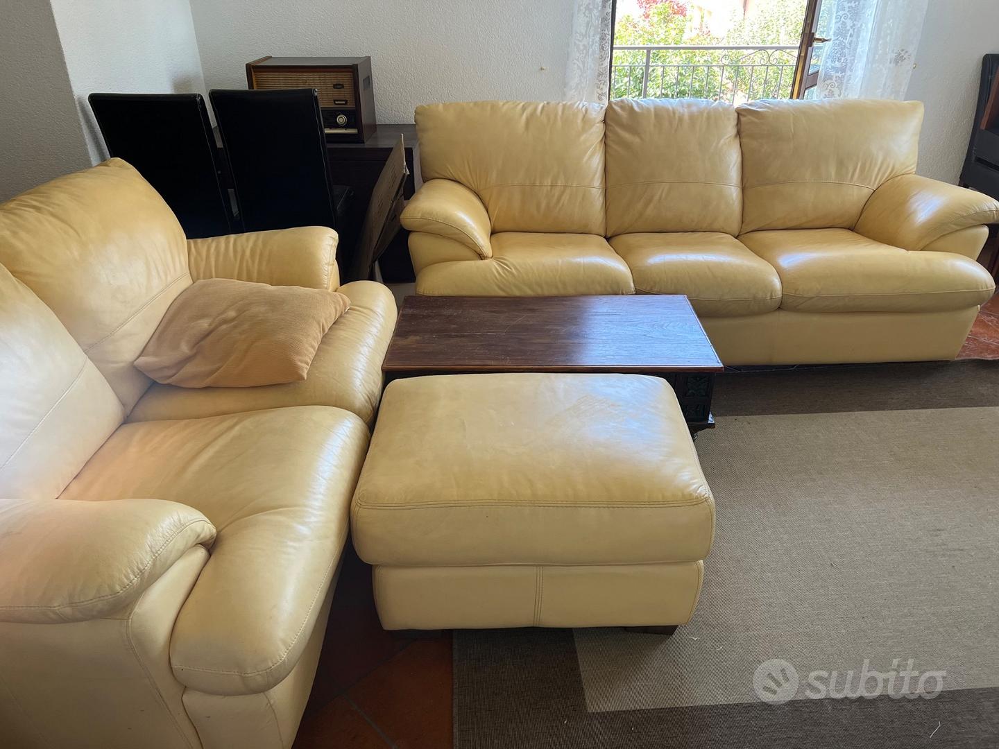 Divani Pouf Usati In Vendita Divano E Pouf Beige E Turchese Usati