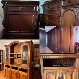 Mobili in legno armadio, cassettiera e credenza