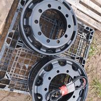 9 Cerchi e 1 gomma per camion