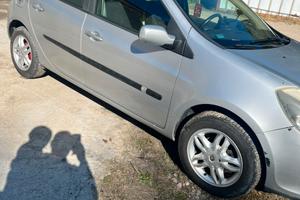 Clio 2006 1.2 benzina