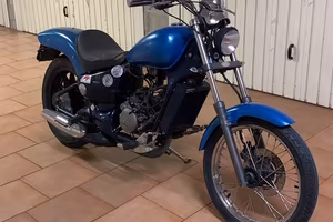 Aprilia classic red rose 50