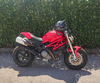 DUCATI 796 MONSTER