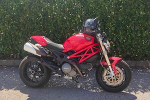 DUCATI 796 MONSTER